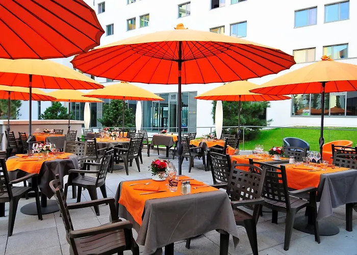 Centre Berthelot Aparthotel 4*