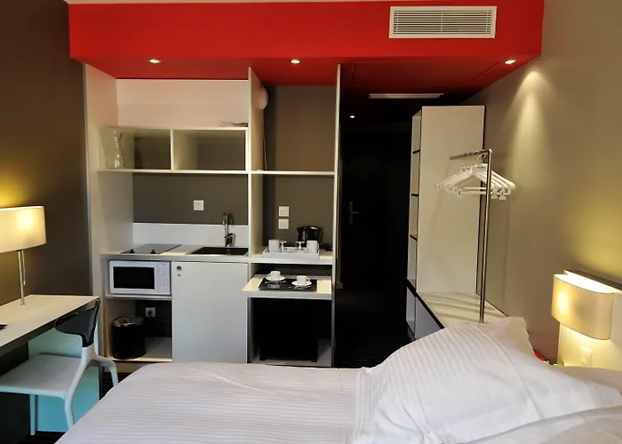 Centre Berthelot Ξενοδοχείο με διαμερίσματα 4*