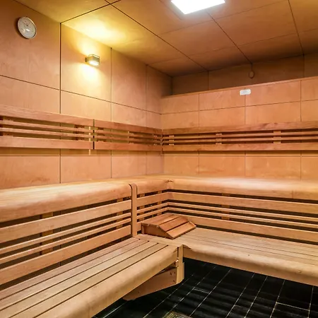 Centre Berthelot Aparthotel Lione